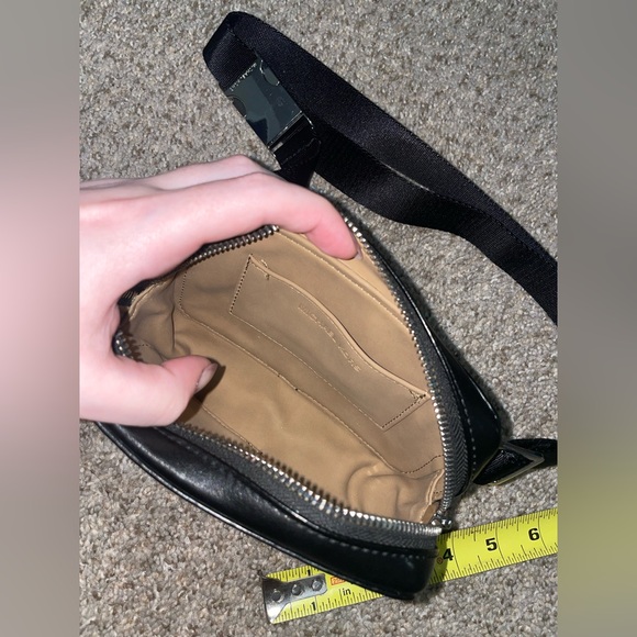 ♠️Michael Kors Purse♠️ - Picture 4 of 6